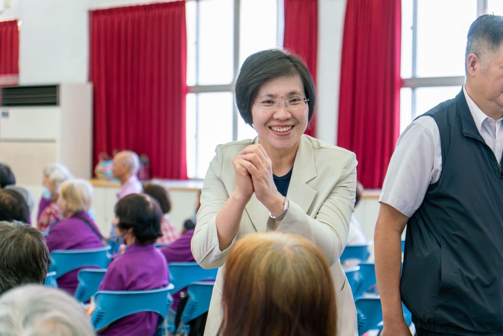 國民黨新竹縣長參選人徐欣瑩近期接連推出《我眼中的徐欣瑩》競選影片。圖/徐欣瑩競辦提供