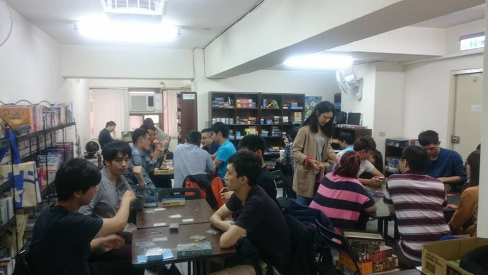 比鄰師大、台大的公館店來客絡繹不絕,經常讓阿KEN忙得不亦樂乎(圖片來源:卡卡城公館店)