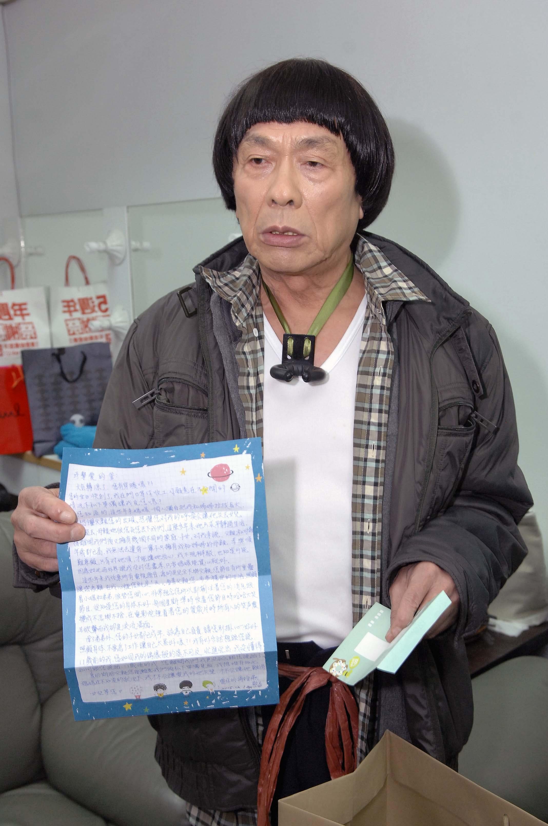 謝金燕曾在演唱會上控訴父親,豬哥亮對此反擊「妳好毒」。