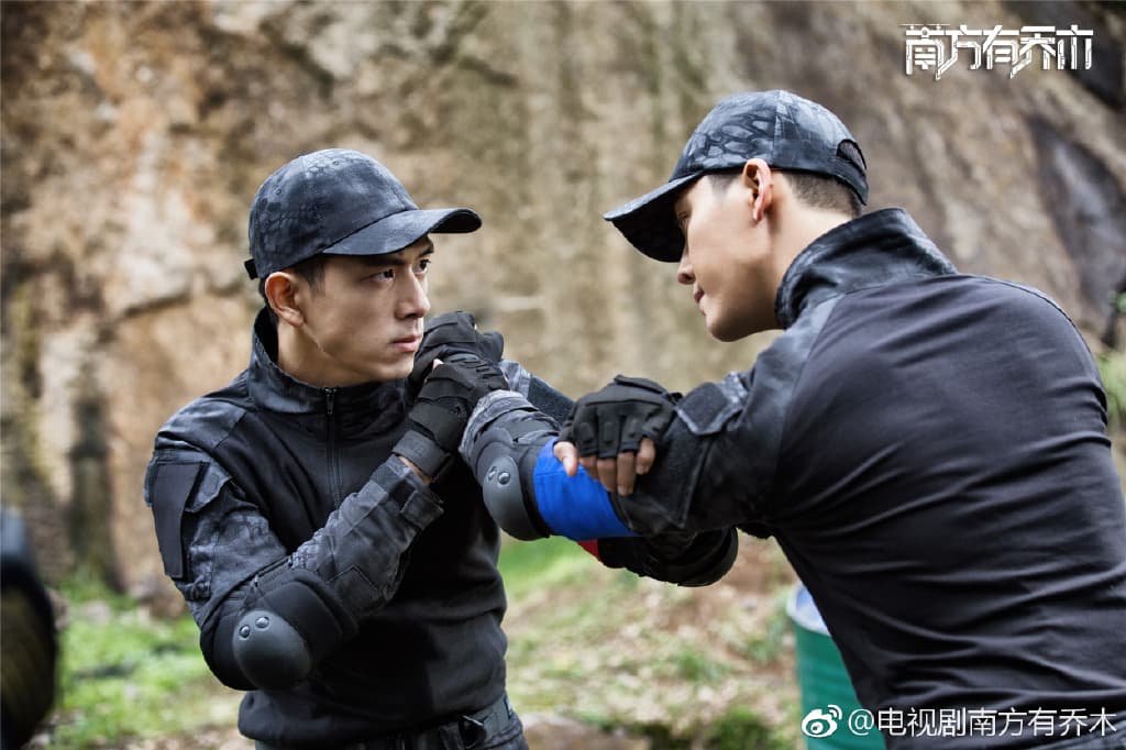 李現(左)與陳偉霆最終將如何化解昔日恩怨?(翻攝自南方有喬木微博)