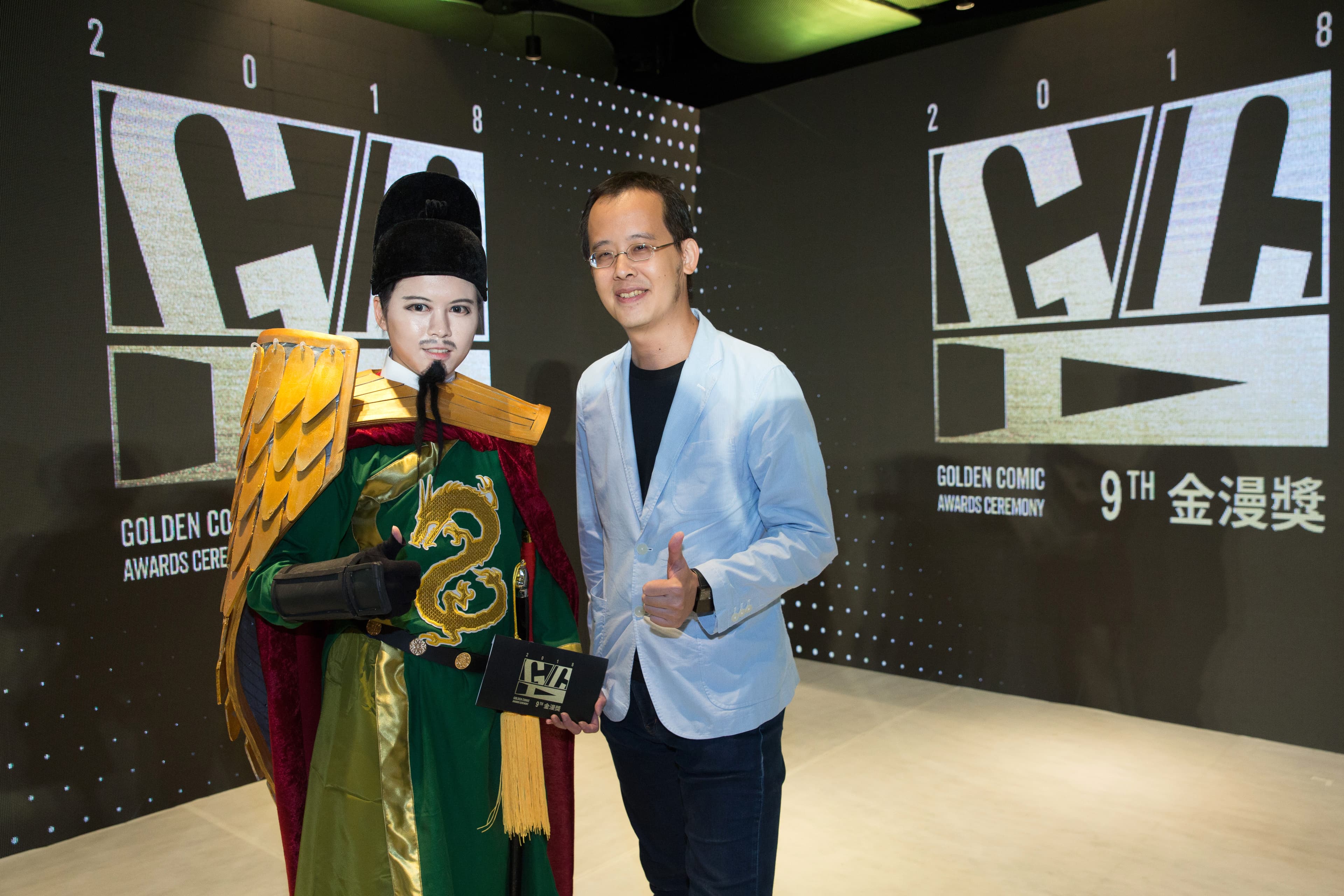 李隆杰(右)表示,畫《1661國姓來襲》最大的困難是做歷史考究。
