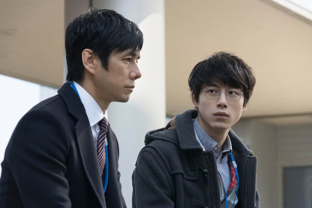 「日本最帥大叔」西島秀俊與「鹽顏男星」坂口健太郎的對手戲很精彩。(車庫娛樂提供)