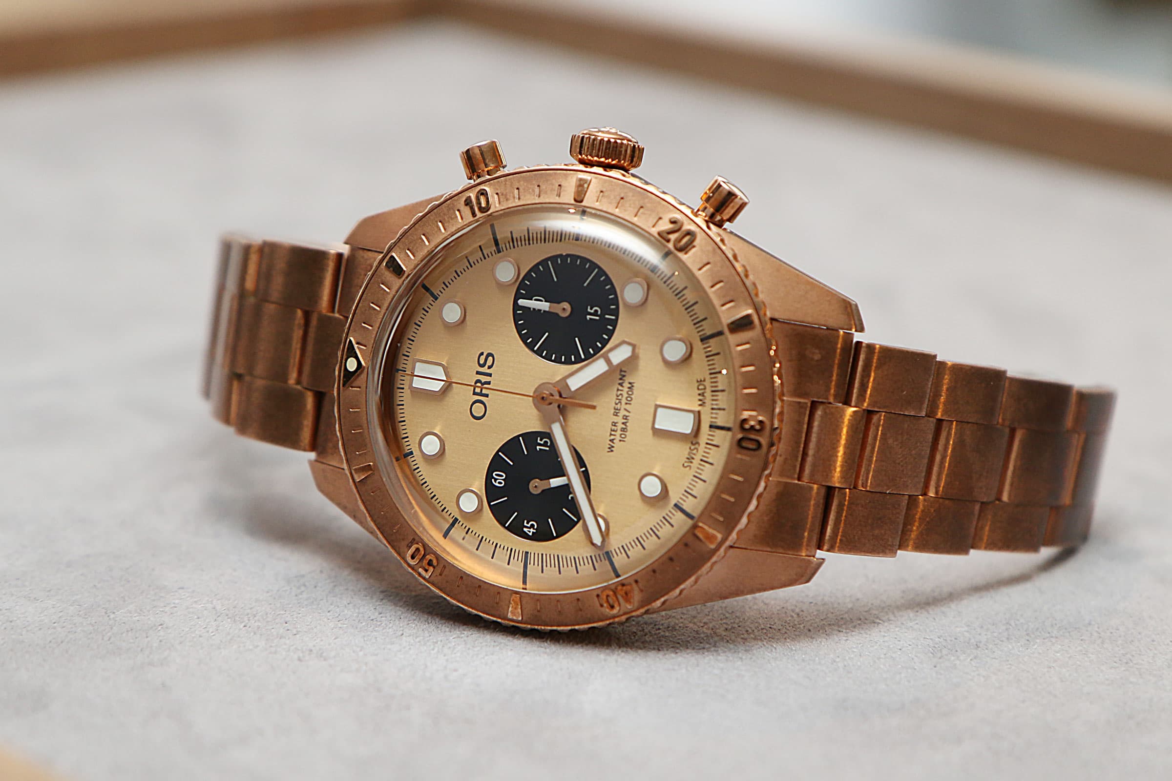 ORIS Hölstein 2020限量錶,首度以品牌誕生地Hölstein來命名推出的致敬錶款,也是此系列的第一款作品。(圖中的Hölstein 2020限量錶已經一段時間氧化,呈現出獨特的古樸質感)