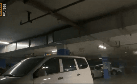 變態男以「開車載你回家」為由,趁機對妹子撿屍性侵。(翻自《黑料不打烊》)