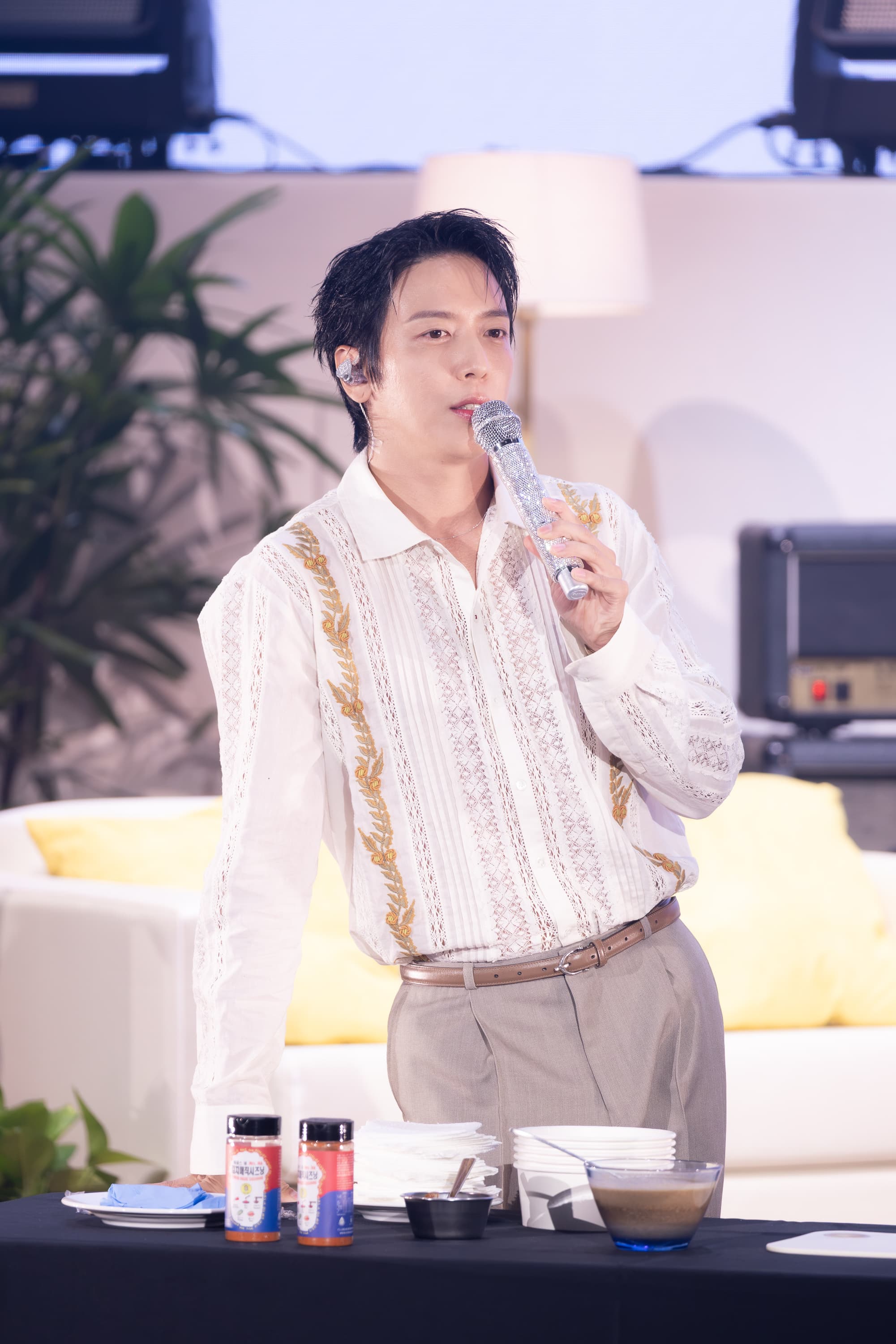 鄭容和親自下廚作涼麵送給粉絲。(COME ON JKSSP提供)