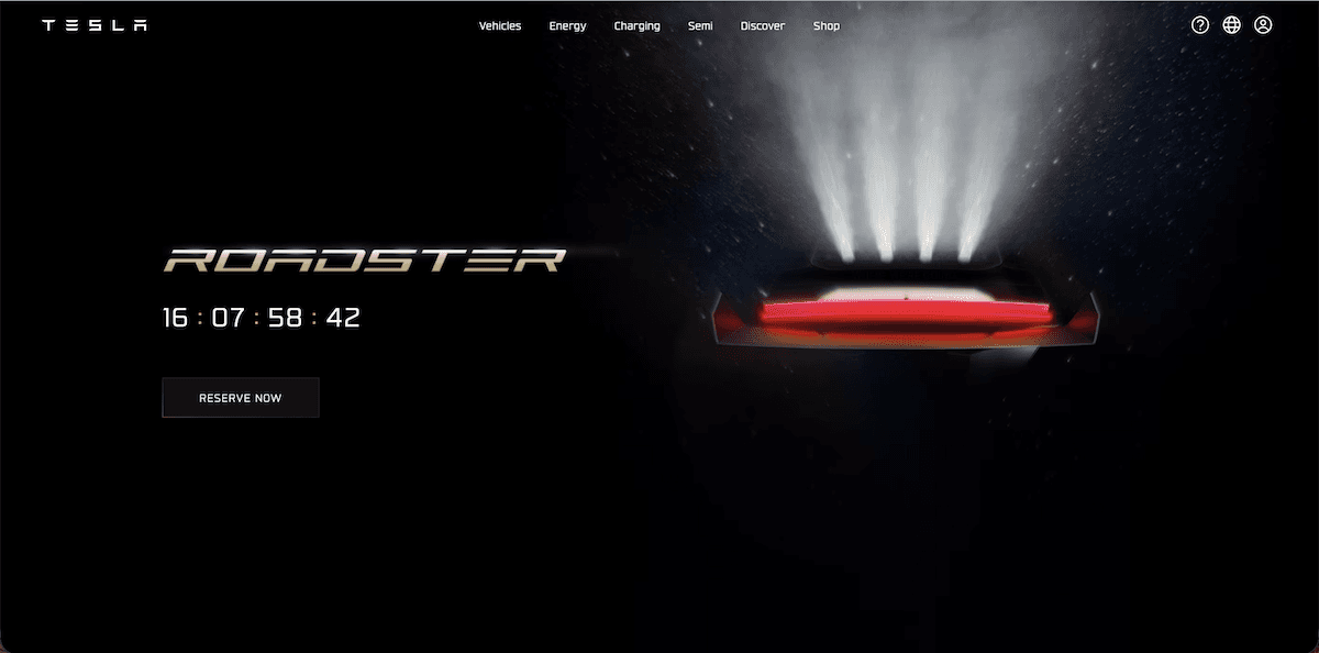 預告畫面當中似乎讓 Roadster 具備由 SpaceX 技術支援的「火箭推進器」,進一步將 0-60 mph 加速時間縮短至 1.1 秒。這項設定也成為此次 Tesla 宣傳「Go for launch」的重要伏筆。