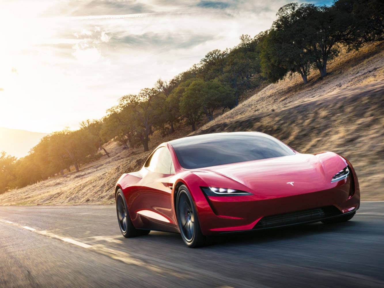 第二代 Roadster 最早是在 2017 年 Tesla 發表 Semi 電動卡車時意外亮相,不過 9 年過去一直「只聞樓梯響」,沒有正式上市的相關訊息。