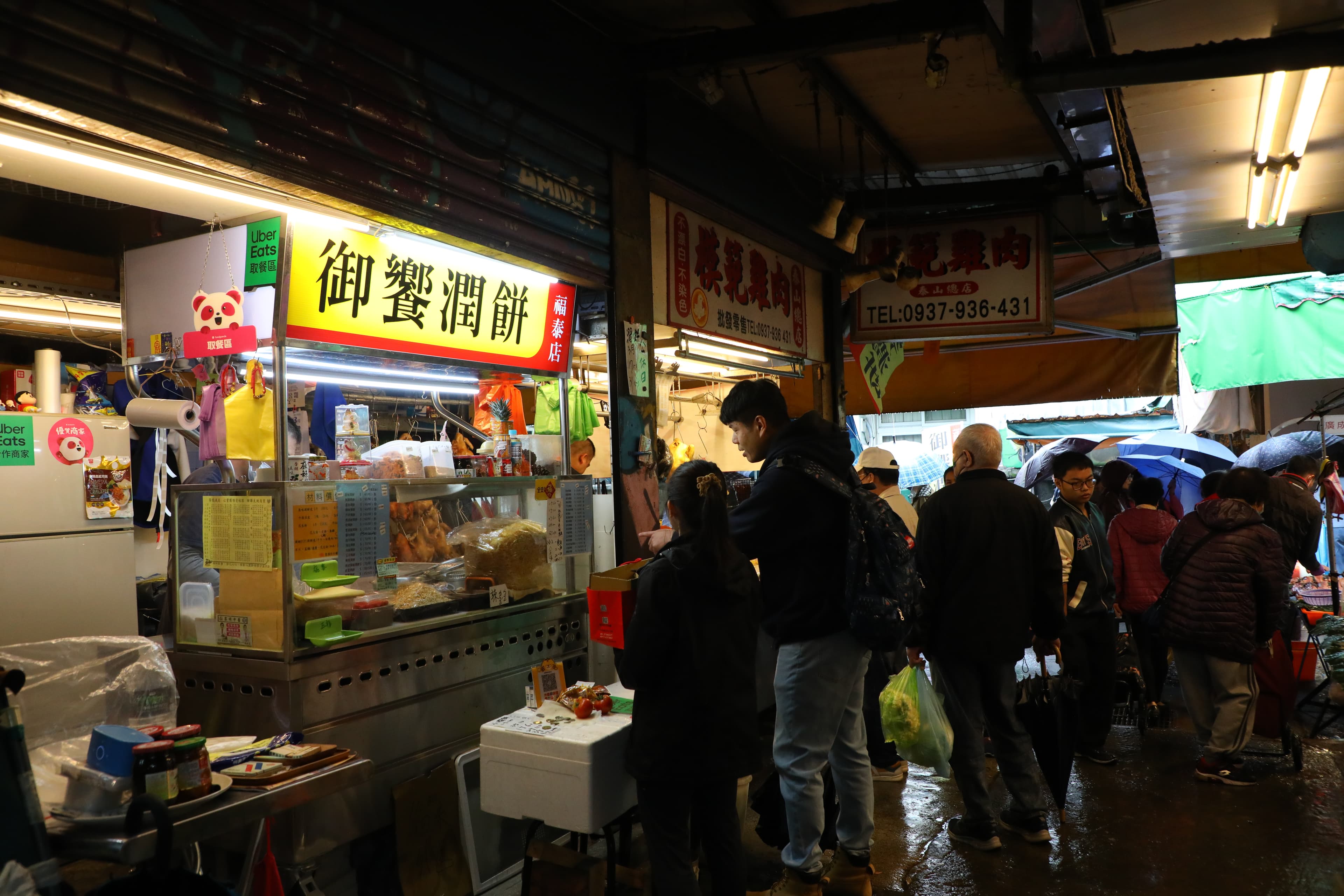 「御饗潤餅」的餅皮、口味選擇很多,還可客製化調整分量、餡料。