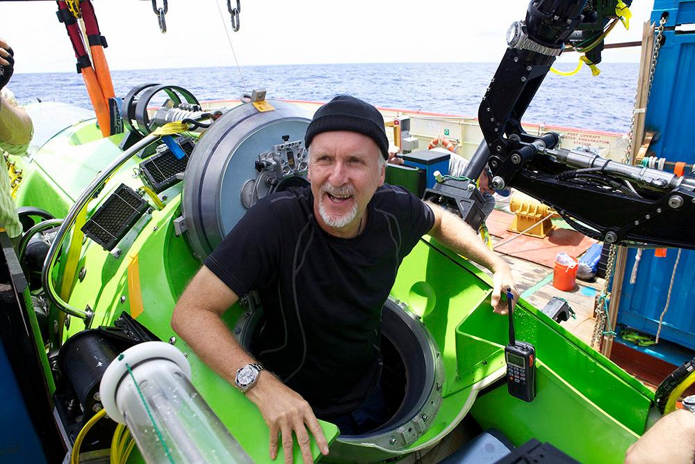 2012年3月26日，作為美國名導James Cameron馬里亞納海溝挑戰計畫的主要贊助品牌，ROLEX特別打造了一款名為「Deepsea Challenge」的海使特殊款吊掛於潛艇外，一同潛下10,890米/35,756英尺的海溝底。