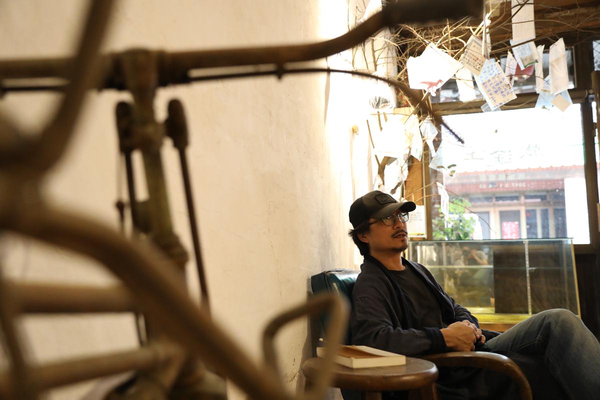 七沁主人張秉正的工作和生活都繞著藝術這檔子事。