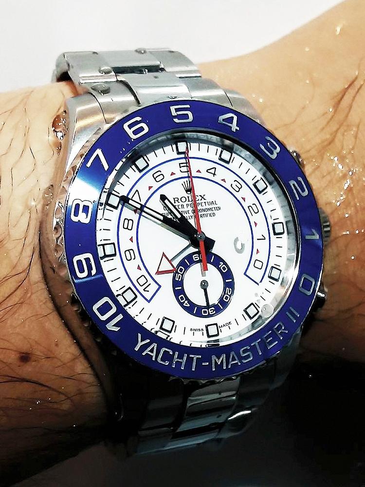 但並非每款鋼勞都很保值，訂價61.9萬的Yacht-Master II 116680因倒數計時功能較不具實用性且訂價偏高，加上「遊艇」長久以來屬較冷門的運動錶，因此二手價落在36～38萬元間，約新錶的6成左右。