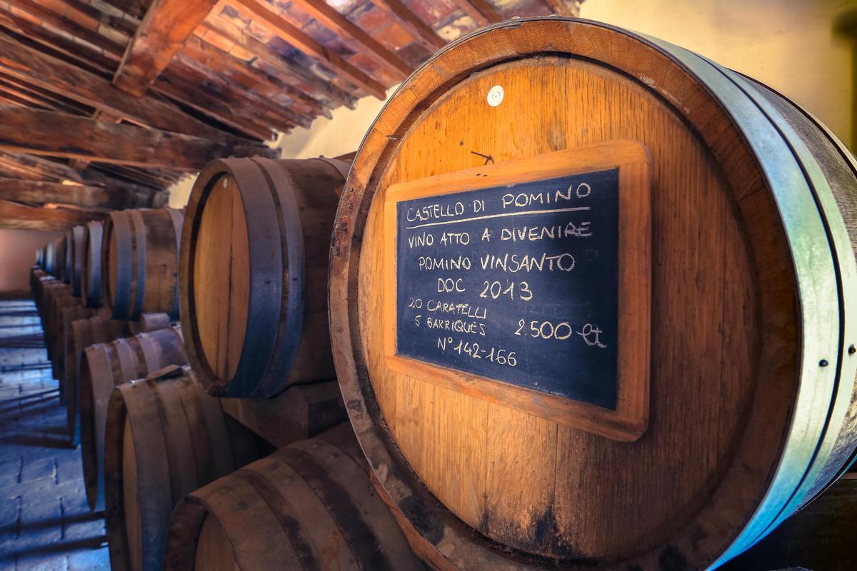 「聖酒」Vinsanto在自然通風的閣樓陳放四至七年才裝瓶，完全不做溫控。