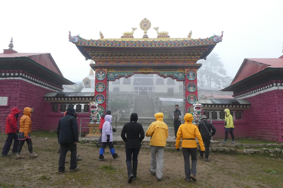 來到Thengboche，遊客皆會來喇嘛寺祈福，寺內禁止拍照。