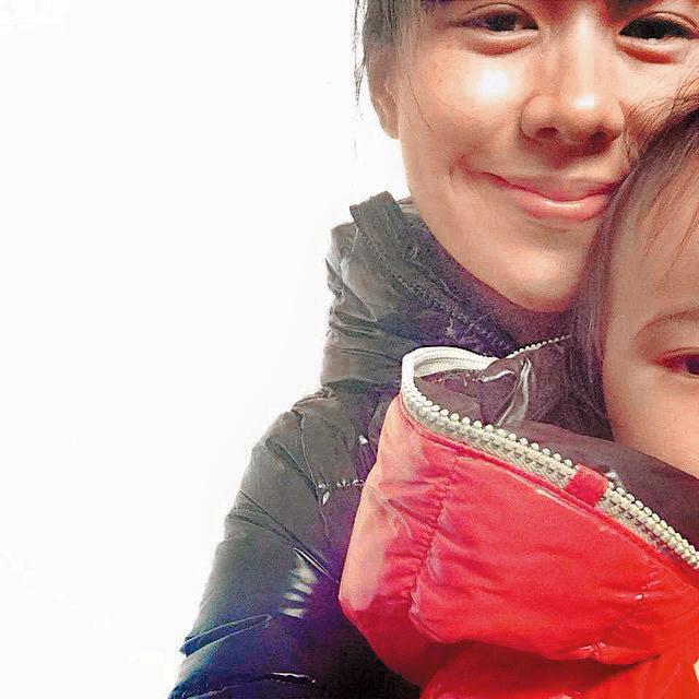 生了兩個女兒的林嘉欣，時間幾乎都花在教育與陪伴小孩。（翻攝自林嘉欣IG）